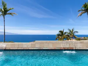 House of Singing Whales - Big Island Vacation Villa in Hawaii - 28 night minimum