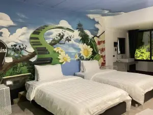 BW Studios Thai Art Hotel (5 mins walk to Tha Phae Gate, Pets friendly)