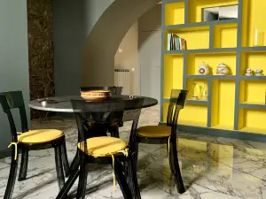 Modern City Center Apartment