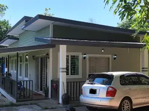 Homestay House on the Hill - Tamparuli