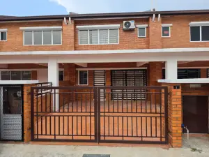 Homestay In Taman Rasa Utama, Hulu Selangor