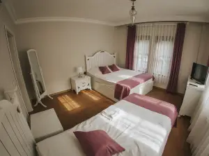 莫爾·薩爾金宮殿