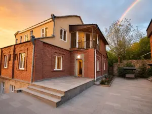 Spacious Forest Guesthouse in Vanadzor