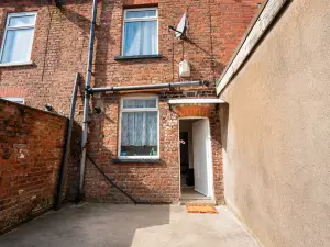 2 BDR | 7 min to city centre | Parking | Workspace