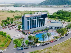 Song Lam Waterfornt Hotel