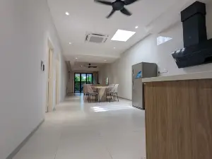 247 Sakeh Homestay