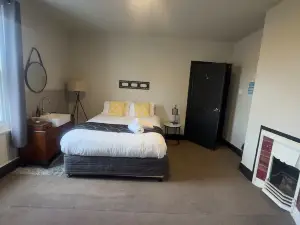 SPRINGFIELD HOTEL