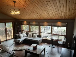 Lakeview Chalet Cottage – Rice Lake