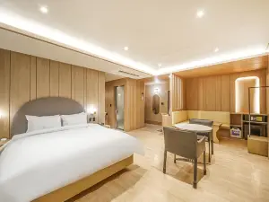 H Avenue Dongseong-ro Daegu Station Branch