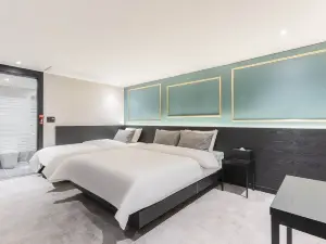 HOTEL DREAM