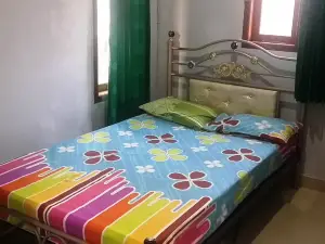 Hotel O Guest House Bu Iin Syariah