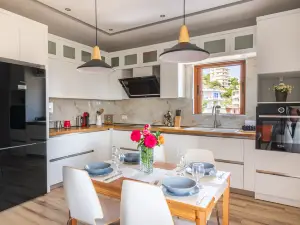 Great Alexander Suites