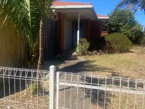Entire Home In Werribee , Best Possible Location.