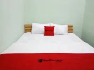 RedDoorz @ Vera Guesthouse Alun Alun Kutoarjo