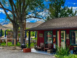 Andruss Motel