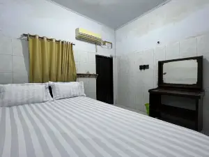 Hotel O Rafira Losmen NearYani Heahlerr