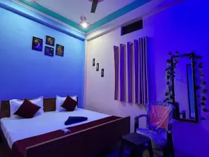 Tridev Paying Guesthouse