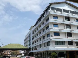 โรงแรมอิมพีเรียลสกล