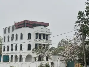 Nhà nghỉ Hoàng Gia