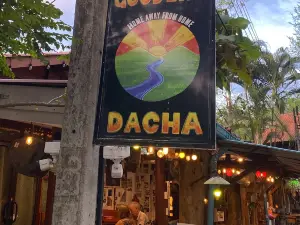 Good Life Dacha Riverside & Parkside Retreat