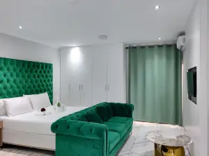 Malrose guesthouse Tours And safaris Windhoek Namibia Airport Shuttle services available