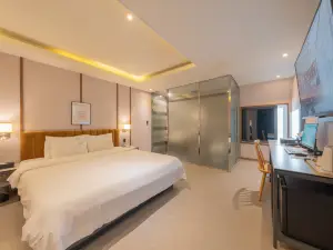 Button Hotel