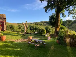Stunning views nr Lake District, spacious & snug