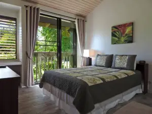 Charming home by the pool near the beach