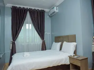 Living Space Apartment Emerald Suite