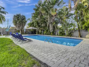 Casa Ria 7BR Luxury House & Private Pool Near Aventura Mall