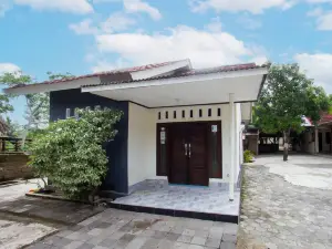 SPOT ON 93724 Songgong Homestay