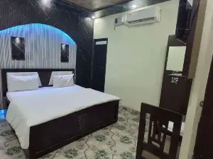 ARYA KULAM PALACE