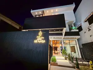 โรงแรมเลอ นาคา
