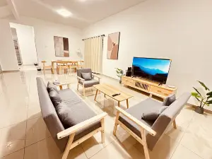 Kuala Selangor 16pax+ / 3 Storey / BBQ / karaoke