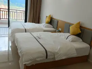Five Tigers Hotel