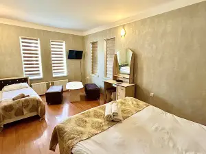 F Garden Hotel/Restaurant Sheki