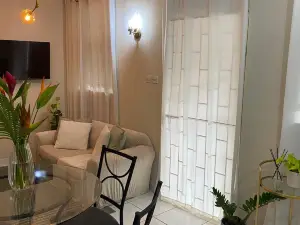 Comfy, Spacious Apartment near the beach