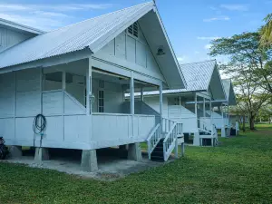 FIDELUNA BEACH SURF BUNGALOW