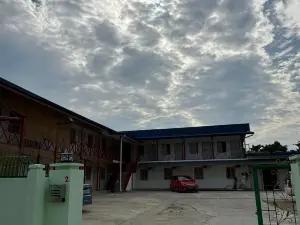 5 Minutes Airport Lodge