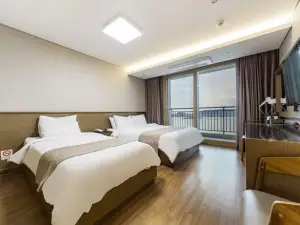 Noble Hotel