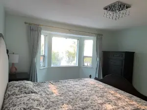 Super Comfy King-size Bed & Ensuite Bathroom