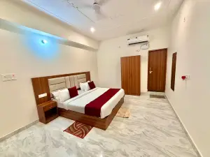 Hotel Platinum Crown