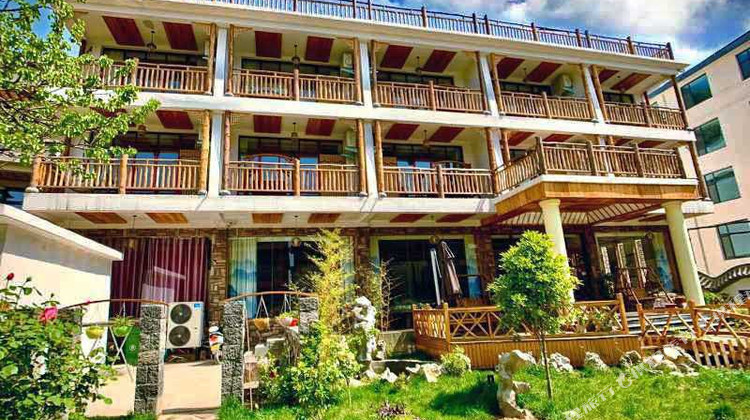 云台山岸上碧天蓝月酒店1晚 可选云台山风景名胜区