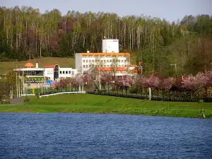 Lakeside Sakuraoka
