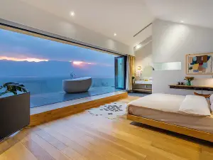 Buriwu Dali Blue and White Seaview Design Hotel