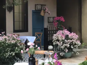 Xingyi Yunshang Garden Homestay (Wanfenglin Xiangchou Market)