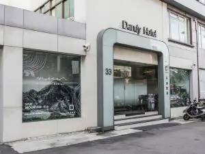 Dandy Hotel (Daan Park)