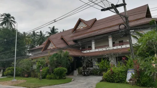 Kanok Buri Resort