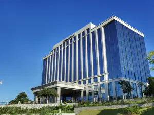 HUALUXE Hotels and Resorts YANGJIANG CITY CENTER