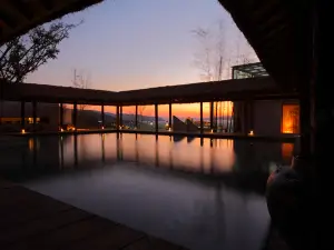 Fuxian Lake Tongchenyuan Lakeview Hot Spring Homestay